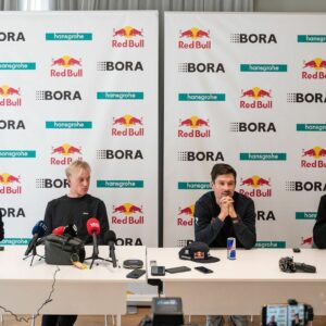 Denk, Van Gils, Roglič and Aldag spoke at the press conference of the team's media day