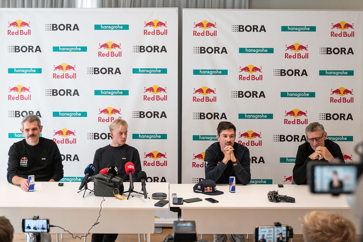 Denk, Van Gils, Roglič and Aldag spoke at the press conference of the team's media day