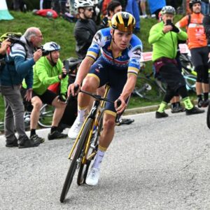 Remco Evenepoel vise un retour à vélo en février après un accident à l'entraînement