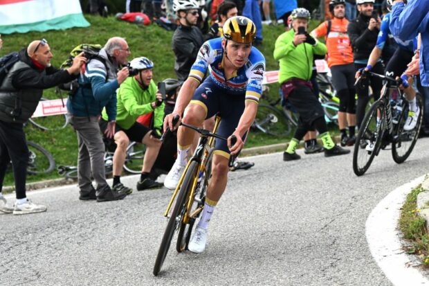 Remco Evenepoel vise un retour à vélo en février après un accident à l'entraînement