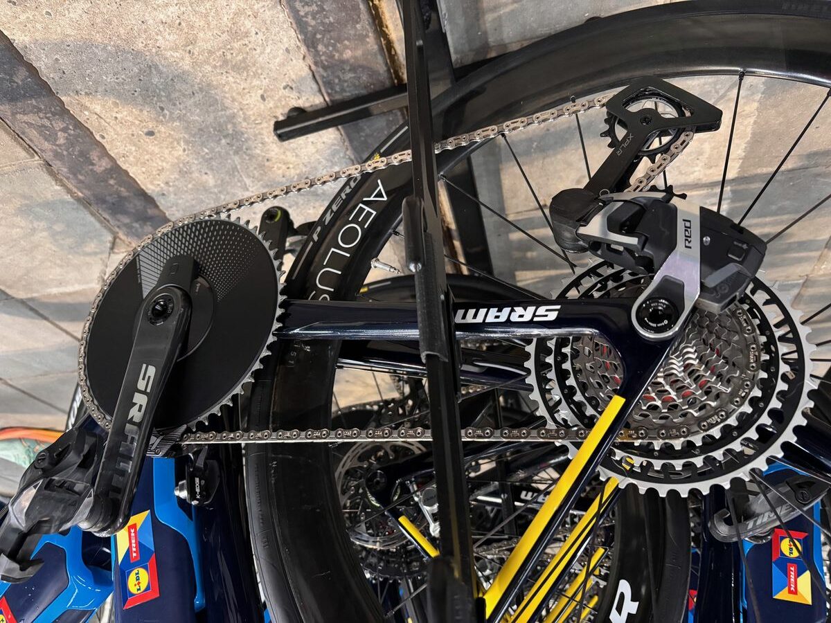 Lidl-Trek fait ses débuts Sram Red XPLR Gravel Groupset pour omloop het nieuwsblad