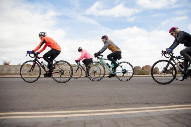 Cycling UK se développe des membres féminins, qui composent maintenant un quart