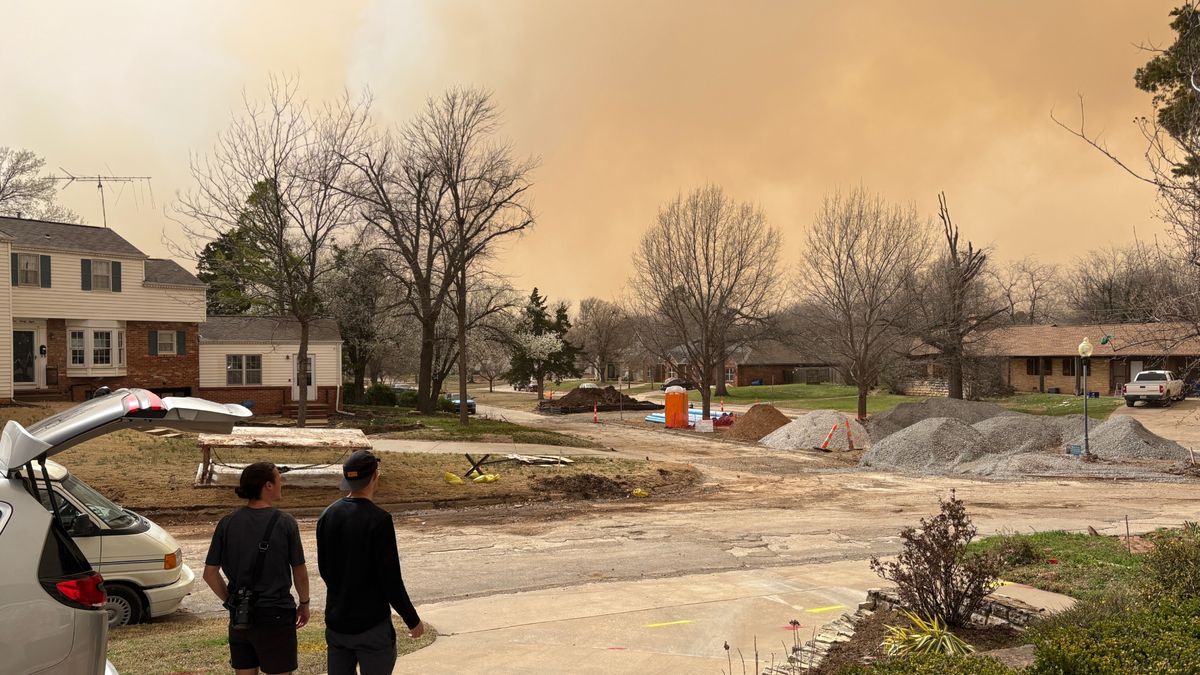 Breaking: Mid-Sud Gravel jeté dans le chaos comme la zone des incendies de forêt Force les évacuations